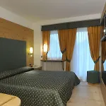 Sporthotel Europa Sul Lago Hotel 4*